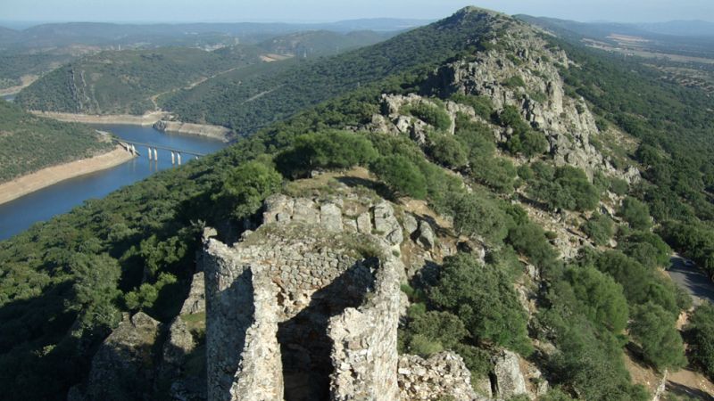 Entre paréntesis - Parque Nacional de Monfragüe, primer espacio protegido de Extremadura - Escuchar ahora