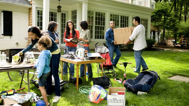 Entre paréntesis - Cáritas anima a cambiar el foco y a promover una economía solidaria - Escuchar ahora