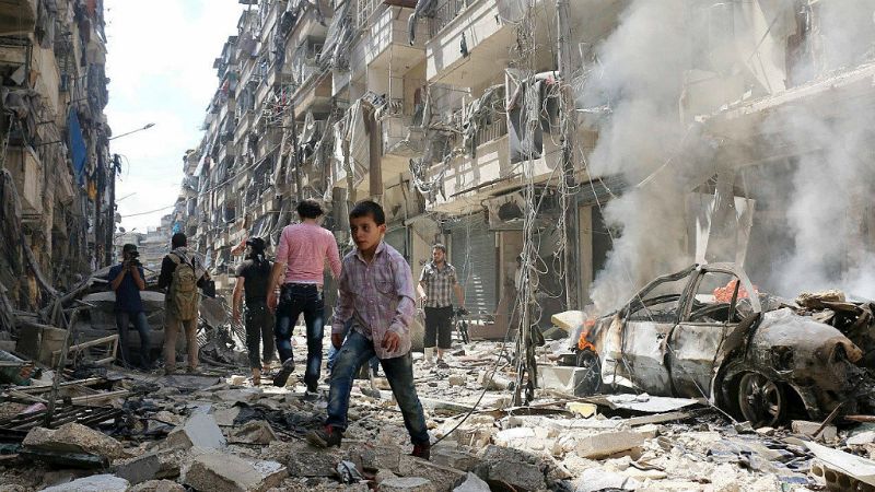 Entre paréntesis - ¿Qué normas rigen en el derecho internacional humanitario en tiempos de guerra? - Escuchar ahora