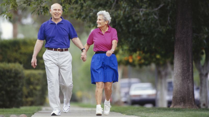 Radio 5 Actualidad - La velocidad al andar de las personas mayores, relacionada con las enfermedades cardiovasculares - Escuchar ahora