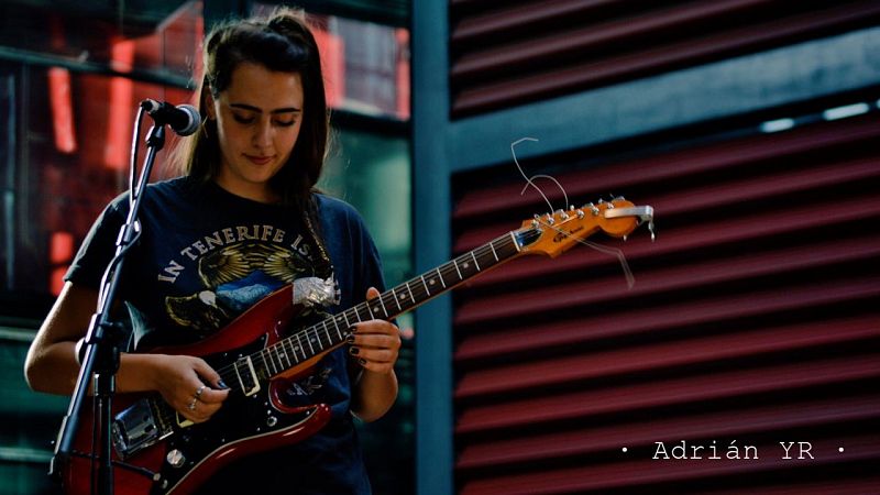  Capitn Demo - Con Hinds, Los Nastys y Papaya en el Museo Reina Sofa - 18/05/16 - escuchar ahora 