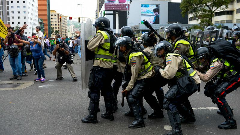 Las mañanas de RNE - David Smolansky: "Las protestas contra Maduro van a continuar" - Escuchar ahora