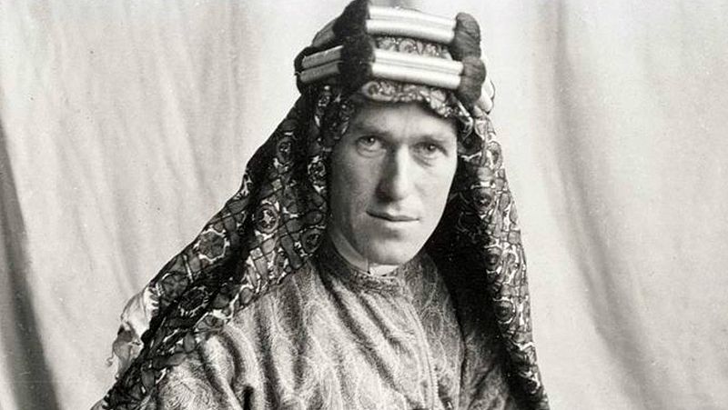  Las mañanas de RNE - En el Rincón de los contadores de historias hablamos sobre el escritor Lawrence de Arabia - Escuchar ahora