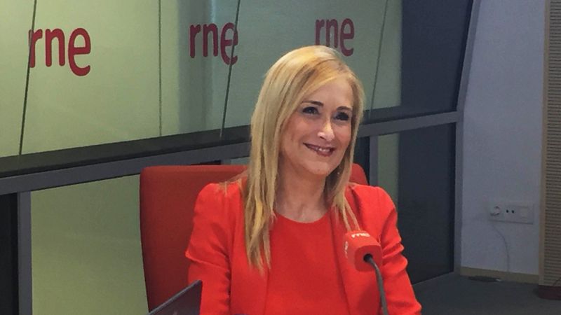 Radio 5 Actualidad - Cifuentes: "Podemos ha ido cogiendo fuerza por la irrelevancia del PSOE" - Escuchar ahora