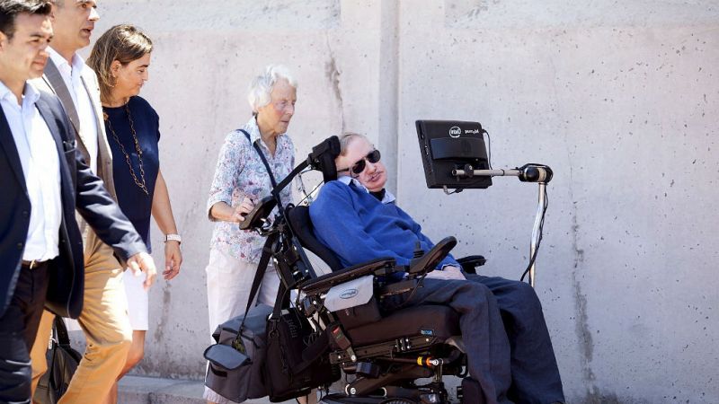  Radio 5 Actualidad - Stephen Hawking, en la tercera edición del Starmus de Tenerife - 13/06/16 - Escuchar ahora 