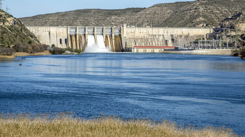 Entre paréntesis - Una nueva política del agua en España - Escuchar ahora