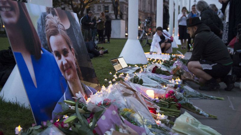 Diario de las 2 - Homenajes tras el asesinato de la diputada Jo Cox - Escuchar ahora