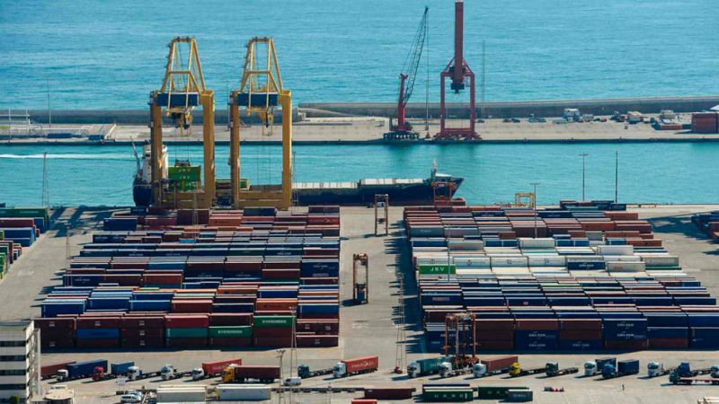 Boletines RNE - El récord en las exportaciones baja déficit comercial un 28% - Escuchar ahora
