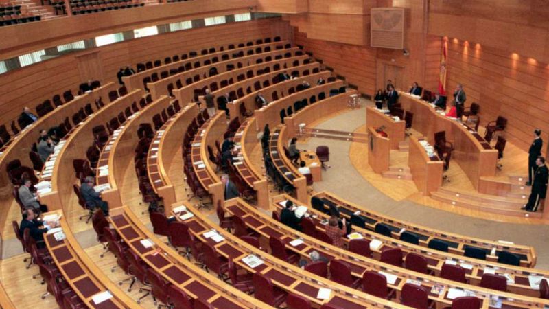 Boletines RNE - En el Senado, el PP mejora su mayoría absoluta - Escuchar ahora