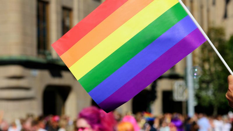 Entre paréntesis - Bisexualidad, tema central del Día del Orgullo Gay 2016 - Escuchar ahora