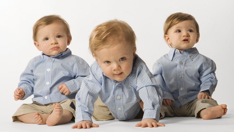  El canto del grillo - España, a la cabeza en partos múltiples - Escuchar ahora