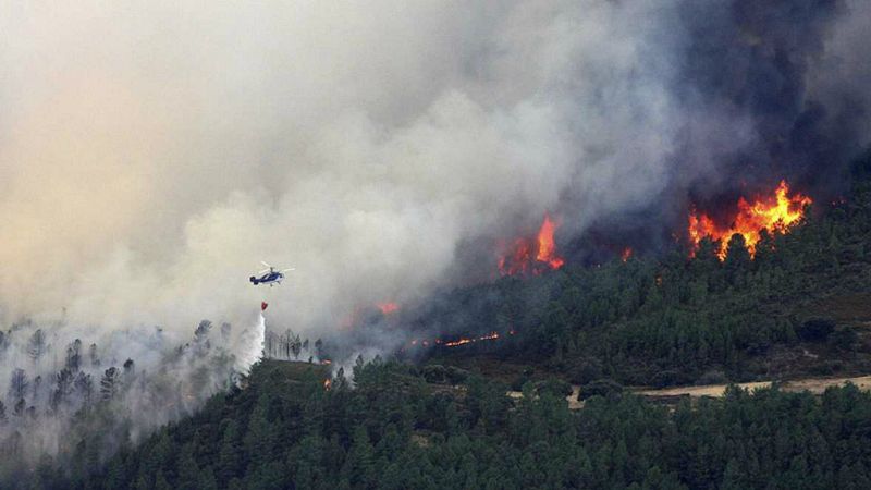 Entre paréntesis - Verano de riesgo elevado para los incendios - Escuchar ahora