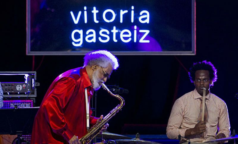 Las mañanas de RNE - Charlamos con el presidente del Festival de Jazz de Vitoria, Iñaki Añúa, y con José Miguel López, presentador de 'Discópolis' - Escuchar ahora