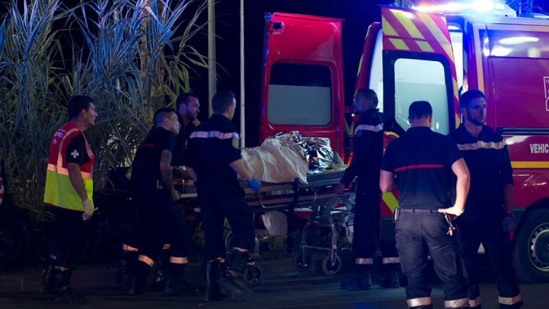 Boletines RNE - 84 fallecidos y decenas de heridos, en un atentado en Niza - Escuchar ahora