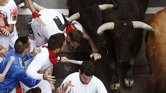 Sanfermines en RNE -  Sanfermines 2016 - Los encierros terminan con una rápida carrera de los Miura - Escuchar ahora