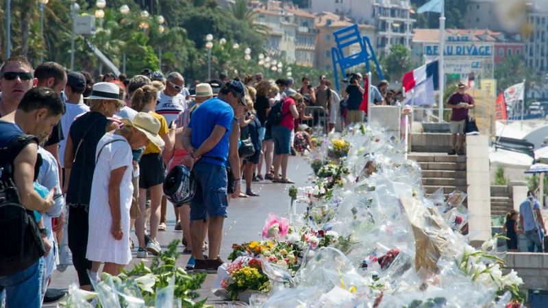 Boletines RNE - A disposición judicial, cinco personas vinculadas con el autor del atentado de Niza - Escuchar ahora