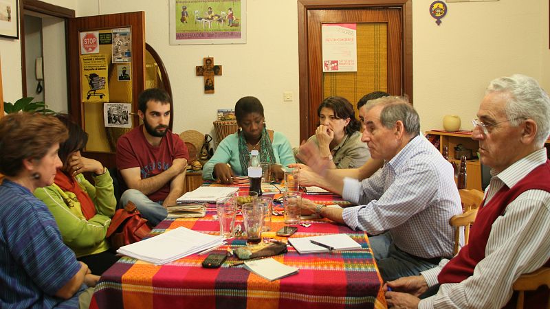  Las mañanas de RNE - Charlamos con voluntarios de Senda de Cuidados, una ONG que da trabajo a personas en riesgo de exclusión social - Escuchar ahora