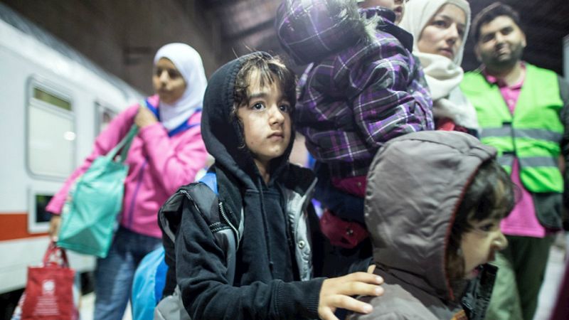 Entre paréntesis - Openspain, una aplicación móvil que facilita la integración social - Escuchar ahora