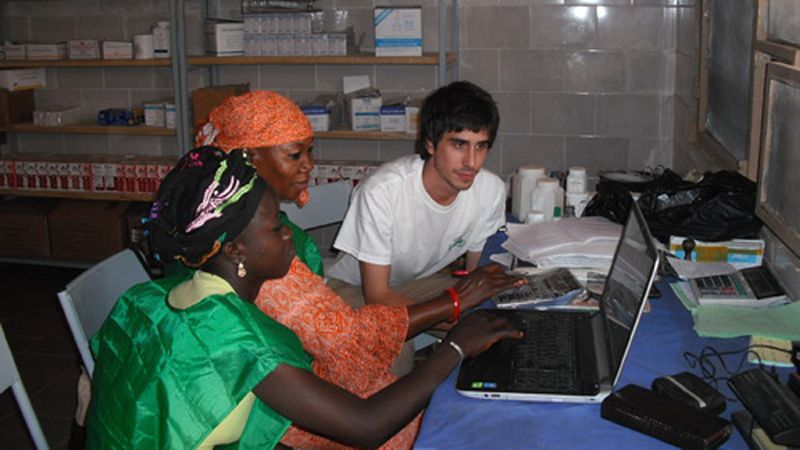 España vuelta y vuelta - 25 años de Farmacéuticos sin Fronteras - Escuchar ahora