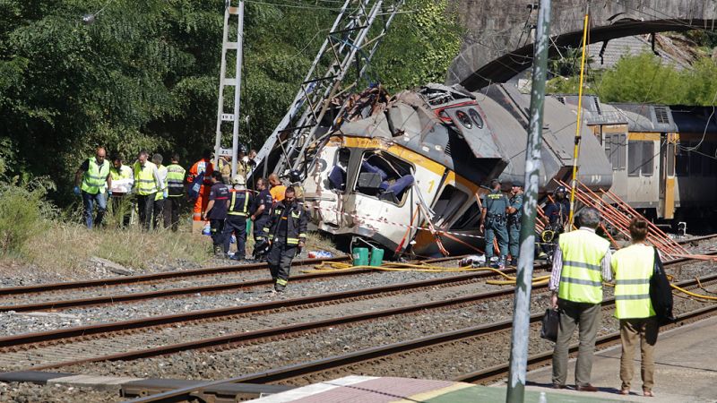 Diario de las 2 - Cuatro muertos tras descarrilar un tren en Pontevedra - Escuchar ahora