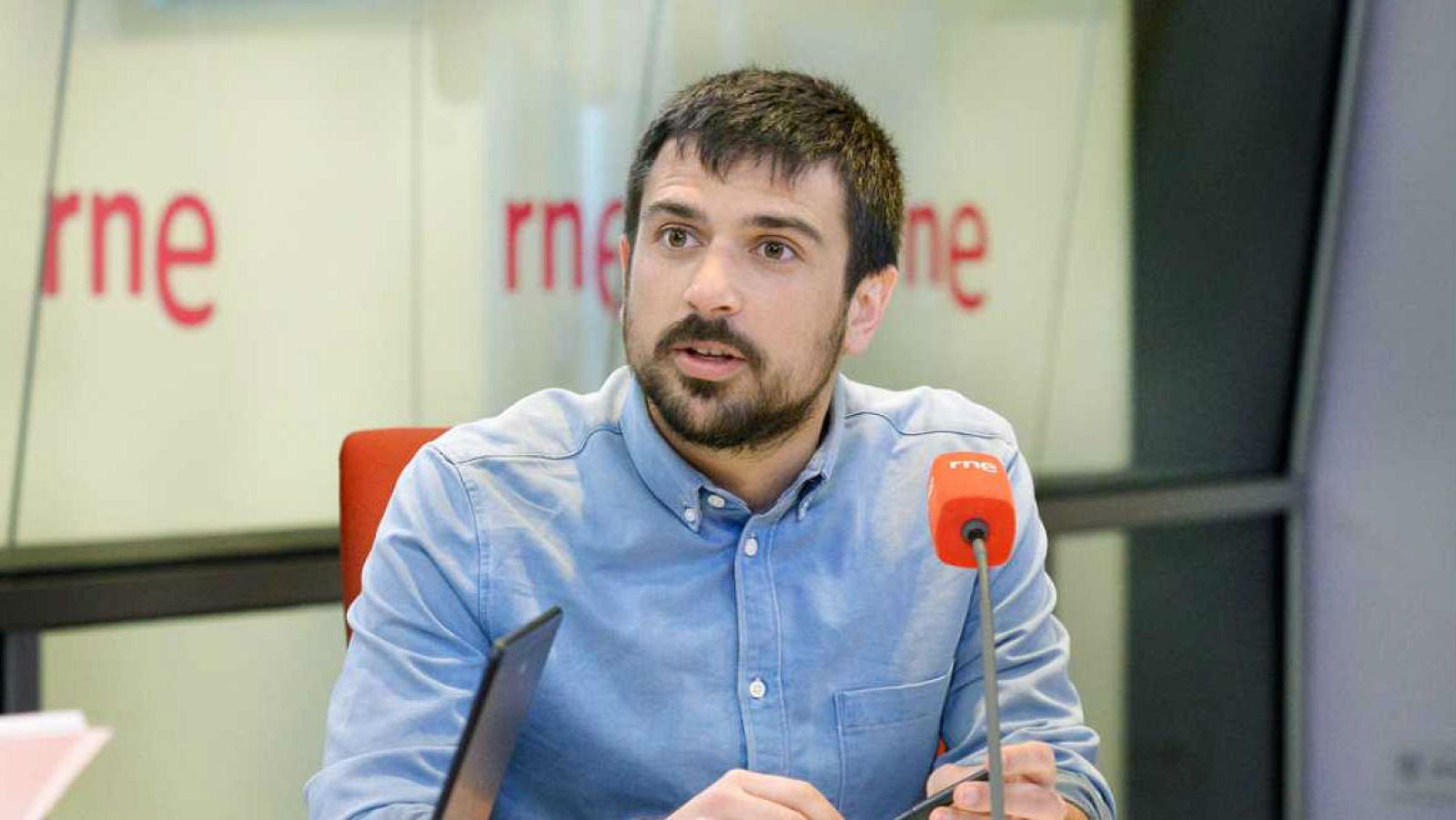  Las mañanas de RNE - Ramón Espinar (Podemos): "El golpe de mano en el PSOE es para que gobierne Rajoy" - Escuchar ahora