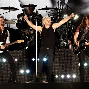 Leyendas del Fénix - Leyendas del Fénix - Bon Jovi - Escuchar ahora