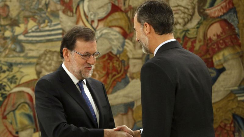 Boletines RNE - Rajoy jura su cargo ante el rey Felipe VI - Escuchar ahora