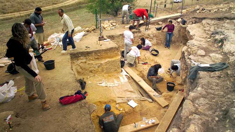 A hombros de gigantes - El santuario neandertal de Pinilla del Valle - 14/11/16 - Escuchar ahora