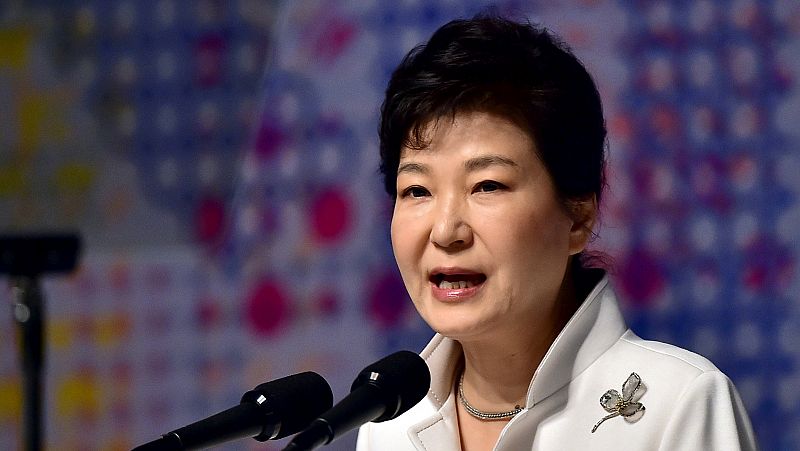  Asia hoy - Park Geun-hye, en sus horas más bajas - 18/11/16 - escuchar ahora