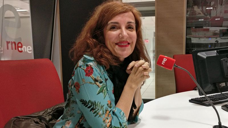 Gente despierta - Elvira Lindo recopila sus artículos de 'El País' en 'Tinto de verano' - Escuchar ahora