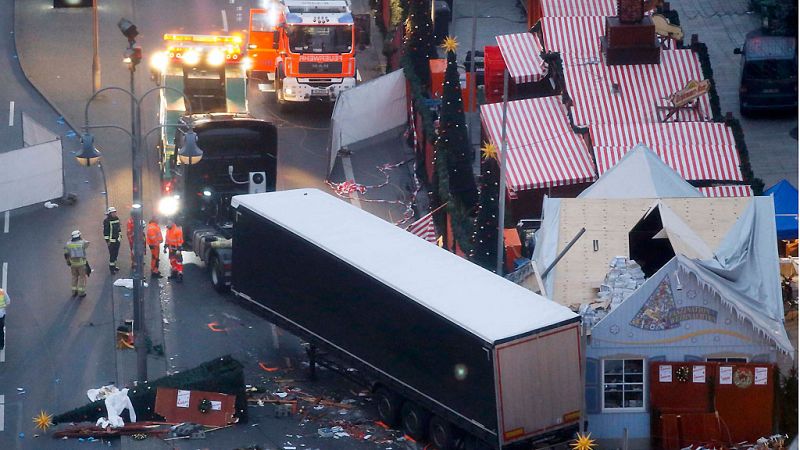 Las mañanas de RNE - 12 muertos y 48 heridos en Berlín al ser arrollados por un camión en un mercado navideño - Escuchar ahora
