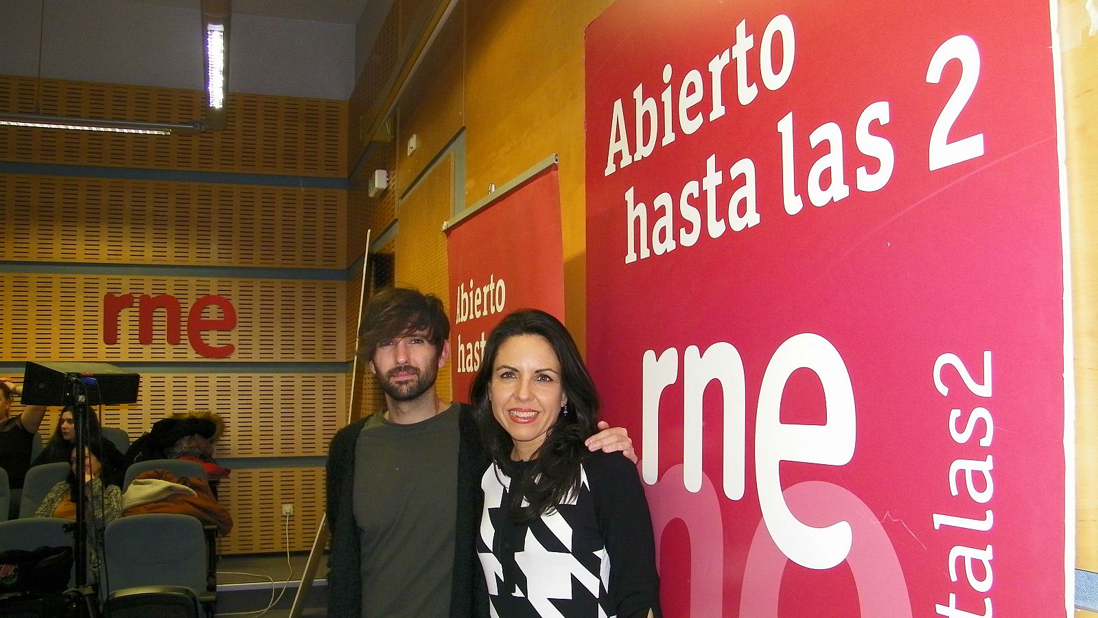 Abierto hasta las 2 - Entierro del Pescao en Abierto hasta las 2 - 05/03/17 - escuchar ahora