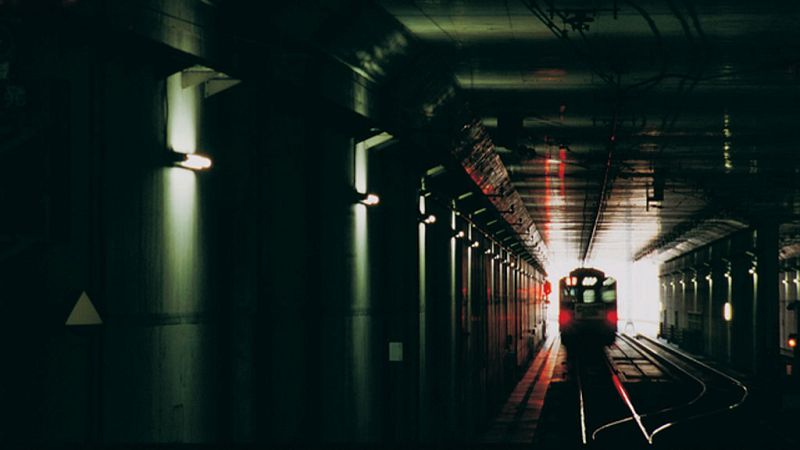 El canto del grillo - En voz alta - Vivir bajo tierra: ¿Es sano pasar muchas horas sin luz natural? - Escuchar ahora