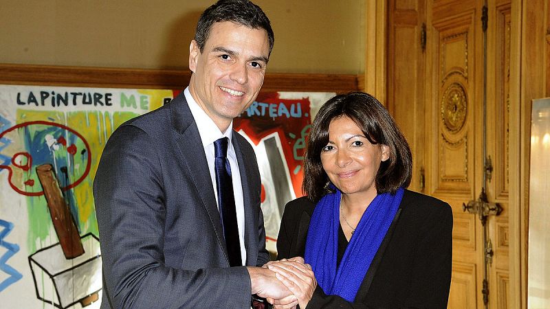 La alcaldesa de Pars apoya a Pedro Snchez: "La socialdemocracia europea necesita lderes como t"