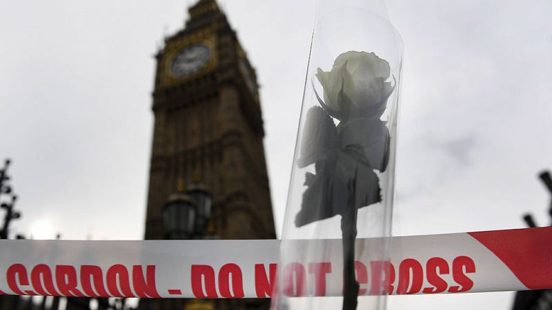  Las mañanas de RNE - Se elevan a cinco los fallecidos por el atentado en Londres tras morir en el hospital uno de los heridos - Escuchar ahora