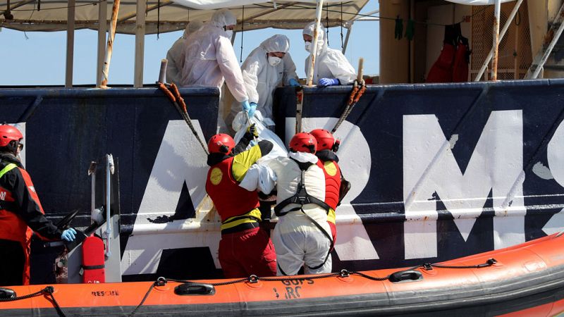 Las mañanas de RNE - Un doble naufragio en Libia podría dejar más de 200 muertos- Escuchar ahora