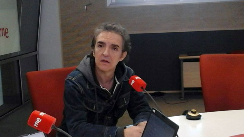  Las mañanas de RNE - Ramonciín repasa 40 años de carrera con el recopilatorio 'Quemando el tiempo' - Escuchar ahora