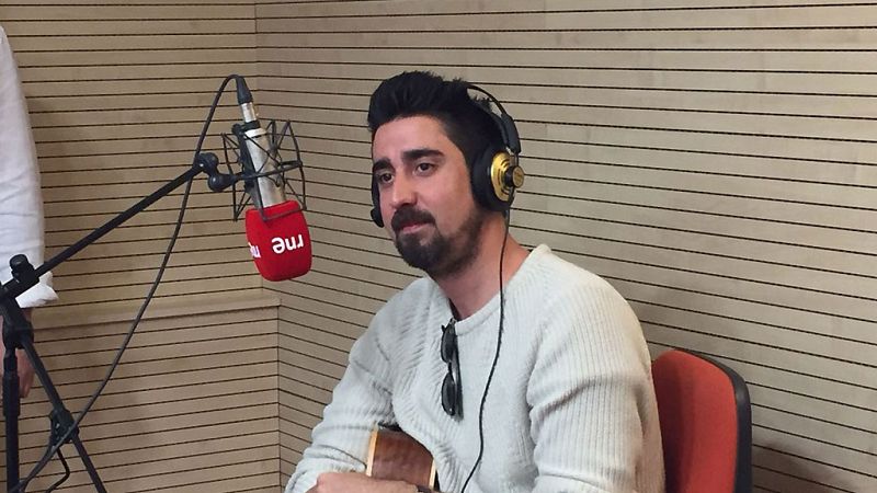  Las mañanas de RNE - Álex Ubago interpreta en directo "Entre tu boca y la mia" - Escuchar ahora