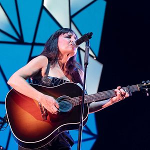 Rebobinando - Rebobinando -  Amaral - Toda la noche en la calle - 08/05/17 - escuchar ahora