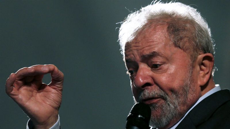  Las mañanas de RNE - Lula Da Silva reitera su inocencia en el 'caso Petrobrás' tras un declaración de cinco horas - Escuchar ahora 