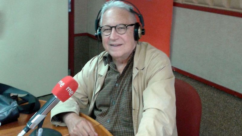 Gente despierta - Fernando Delgado habla de la necesidad de huir en 'El huido que leyó su esquela' - Escuchar ahora