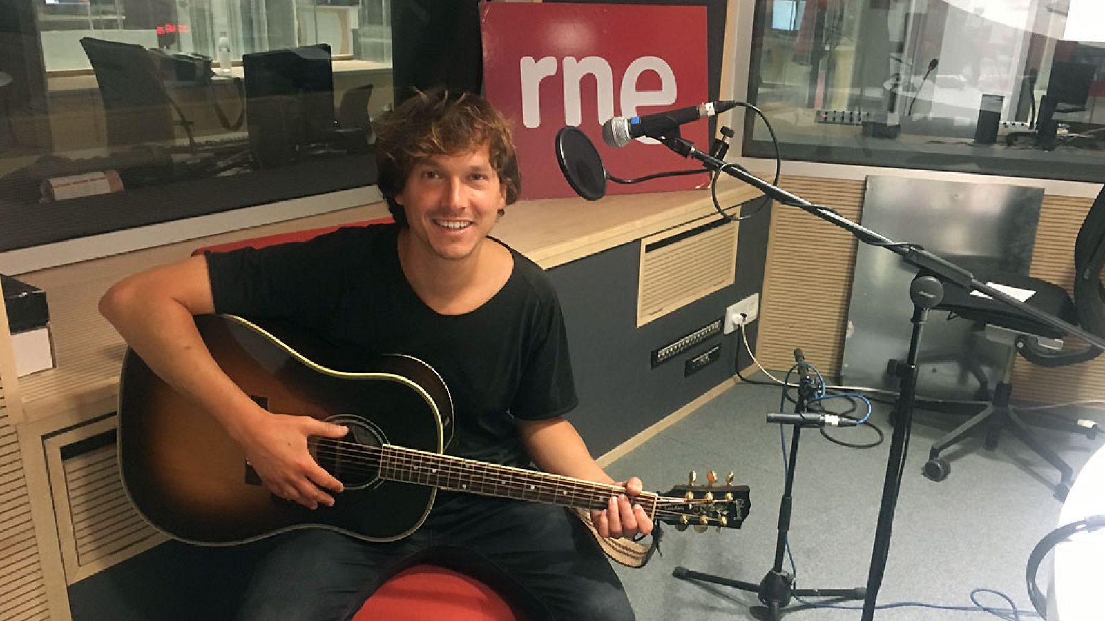 Gente despierta - Ramón Mirabet, premio al mejor artista revelación por la ARC - Escuchar ahora