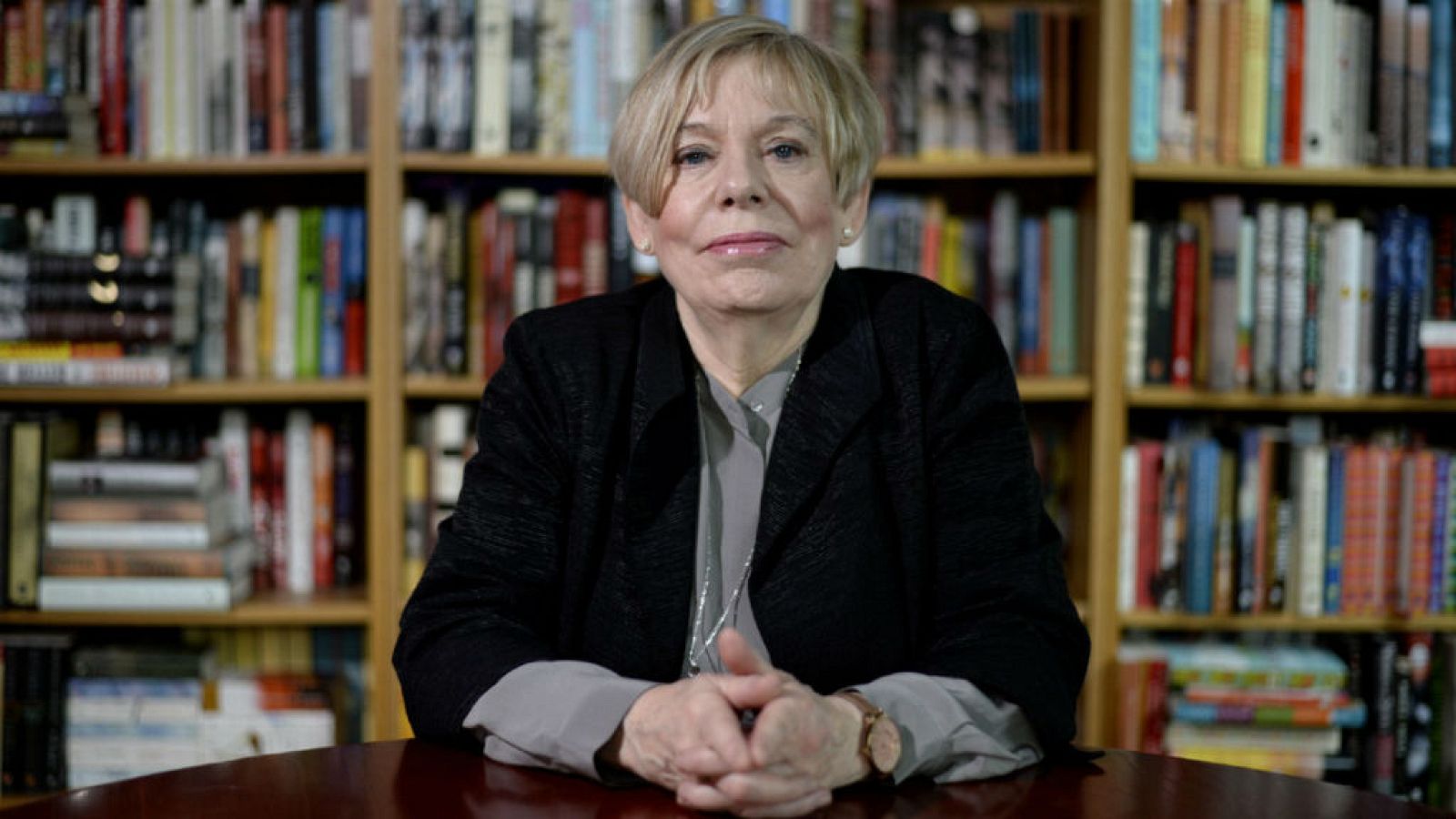  Boletines RNE - La escritora británica, Karen Armstrong, Premio Princesa de Asturias de Ciencias Sociales - 31/05/2017 - Escuchar ahora 