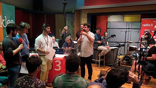 Hoy empieza todo 1 (2012-2025) - Hoy empieza todo con Ángel Carmona - Desde Berklee Valencia Campus - 01/06/17 - escuchar ahora