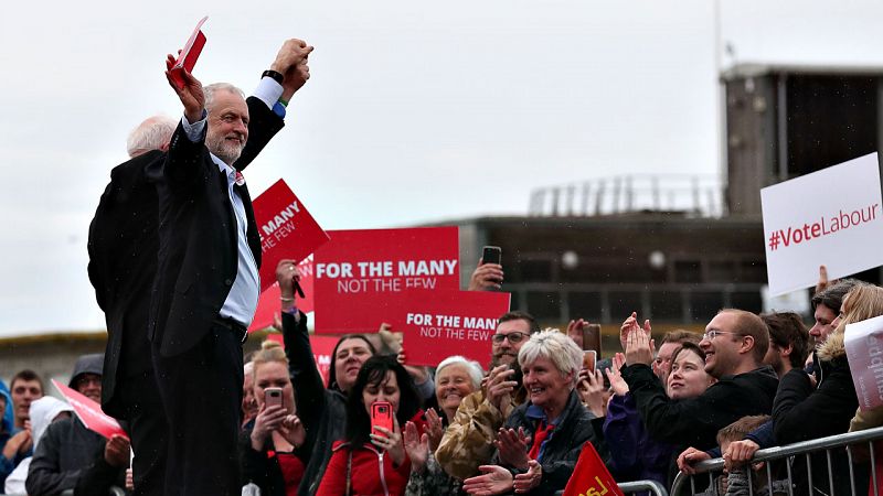 Las mañanas de RNE - Elecciones en el Reino Unido: analizamos la figura del candidato laborista, Jeremy Corbyn - Escuchar ahora