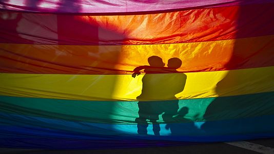 De lo más natural - De lo más natural - Primera hora - ¿Cuándo supiste que tu hijo era homosexual? - 02/07/17 - escuchar ahora
