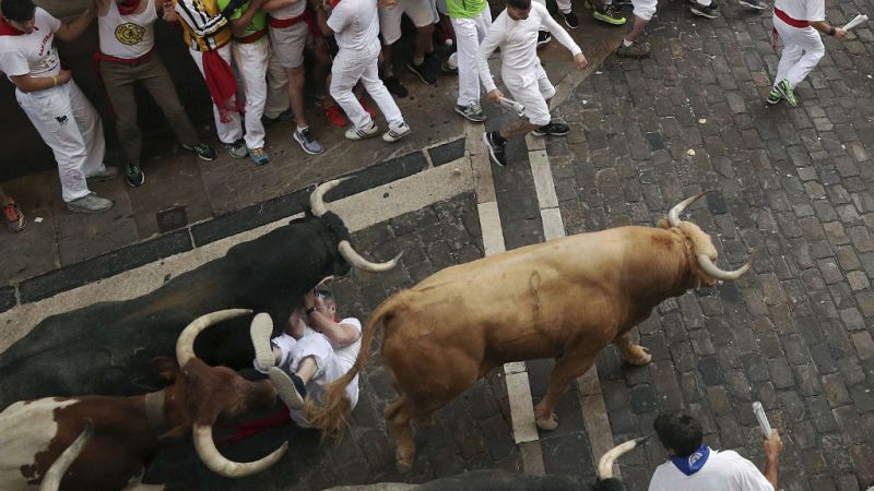  Sanfermines 2017 - Primer encierro: Intenso y peligroso con toros de Cebada Gago - 07/07/17 - Escuchar ahora 