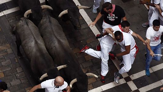 Sanfermines en RNE - Segundo encierro largo con un toro de José Escolar vuelto