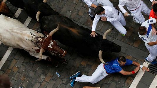 Sanfermines en RNE - Sanfermines 2017 - Encierro rápido y limpio de los toros de Fuente Ymbro - Escuchar ahora