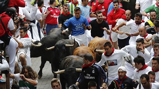 Sanfermines en RNE - Sanfermines 2017- Dos heridos por asta de toro en el séptimo encierro de 2017 - Escuchar ahora